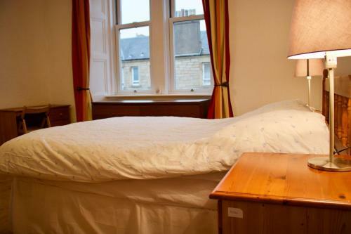 1 Bedroom Apartment In Edinburgh Sleeps 4