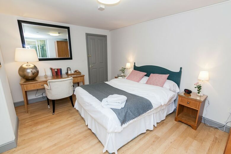 Hotel Townhouse No 12