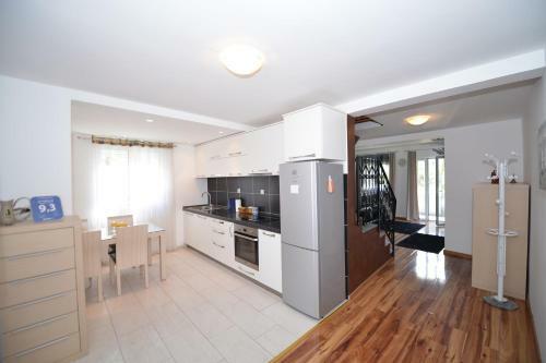 J & P Apartments