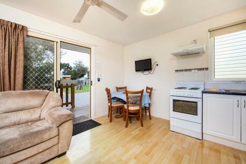 Wintersun Gardens Motel