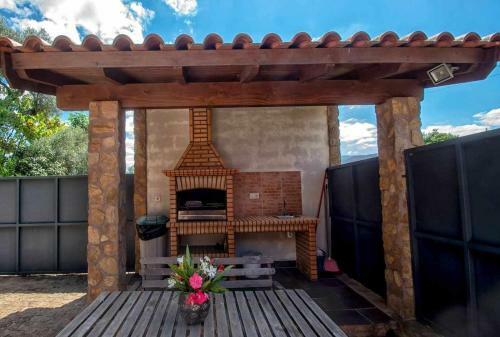 Casa Das Vinhas Cam�lias de Bastoturismo Rural