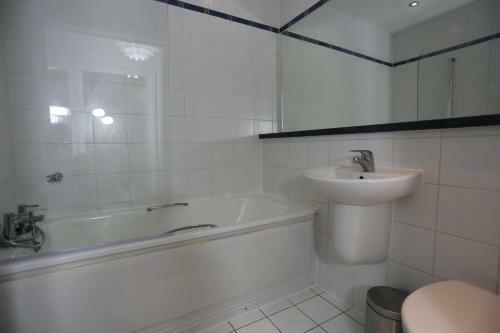 Apartamento Gorgeous 2 Bedroom 2 Bathroom Woolwich