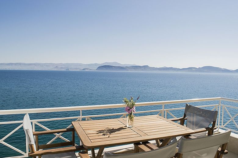 Meli Apartments & Villas