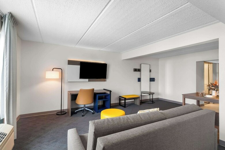 Hotel Comfort Suites Airport - Austin