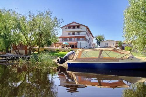 Hostal Pensiunea Pestisorul