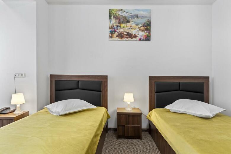 Lina Hotel