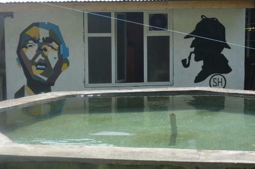 Canal Hostel