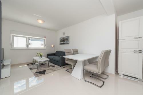 Apartamento Medima, Luxury Ap. With Private Pool