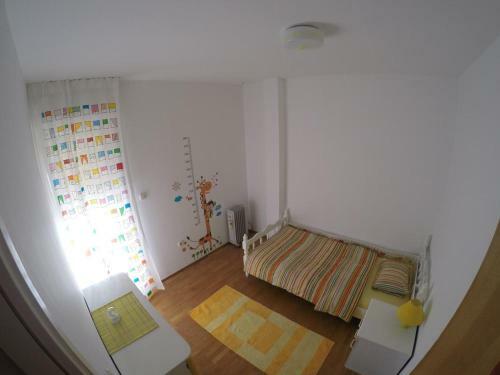 Apartments With Wifi Omis - 12525