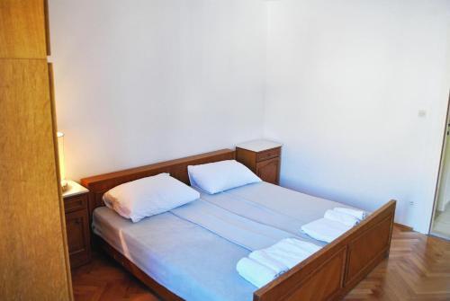 Apartments By The Sea Omis - 2822
