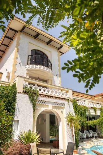 Hostal Vila Pontica