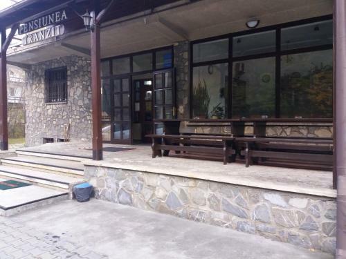 Hostal Pensiunea Tranzit