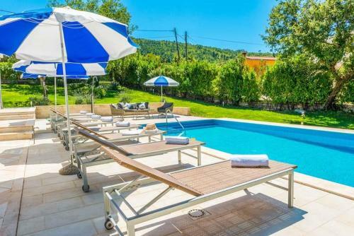 Mihatovici Villa Sleeps 8 Pool Air Con Wifi