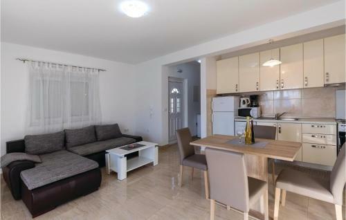 One-bedroom Apartment Klek With Sea View 06