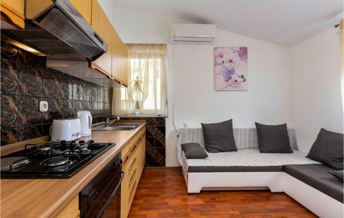 Two-bedroom Apartment In Fondole