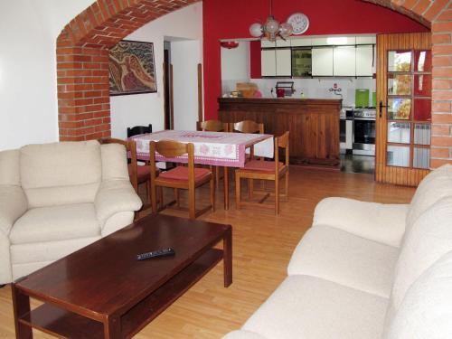 Apartment Haus Margerita (pul509)