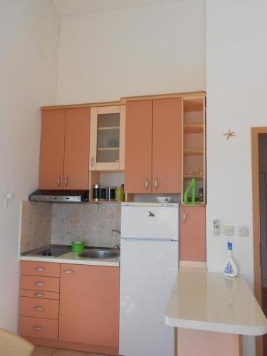 Apartments By The Sea Necujam, Solta - 11336