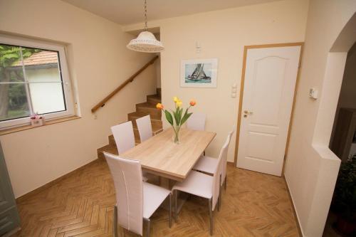 Holiday Home In Balatonf?zfo 35646