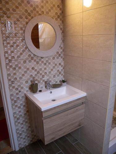 Apartments In Balatongy�r�k 34590