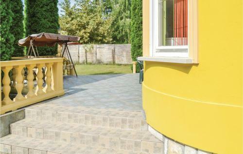 Five-bedroom Holiday Home In Balatonfoldvar