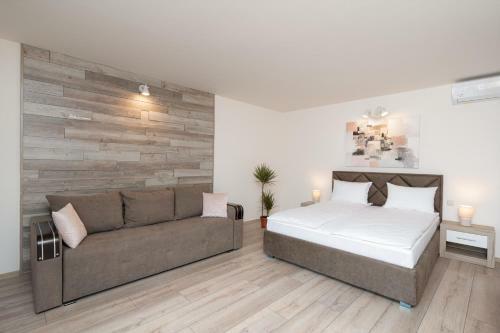 Hostal Pensiunea Lucia