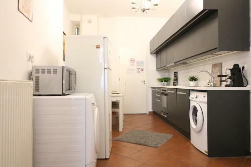 Real Apartments Wessel�nyi