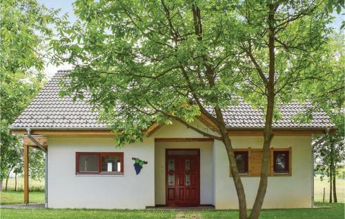 Three-bedroom Holiday Home In Szolad