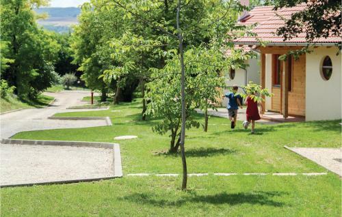 Three-bedroom Holiday Home In Szolad