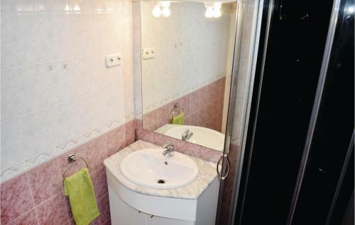 One-bedroom Holiday Home In Zamardi