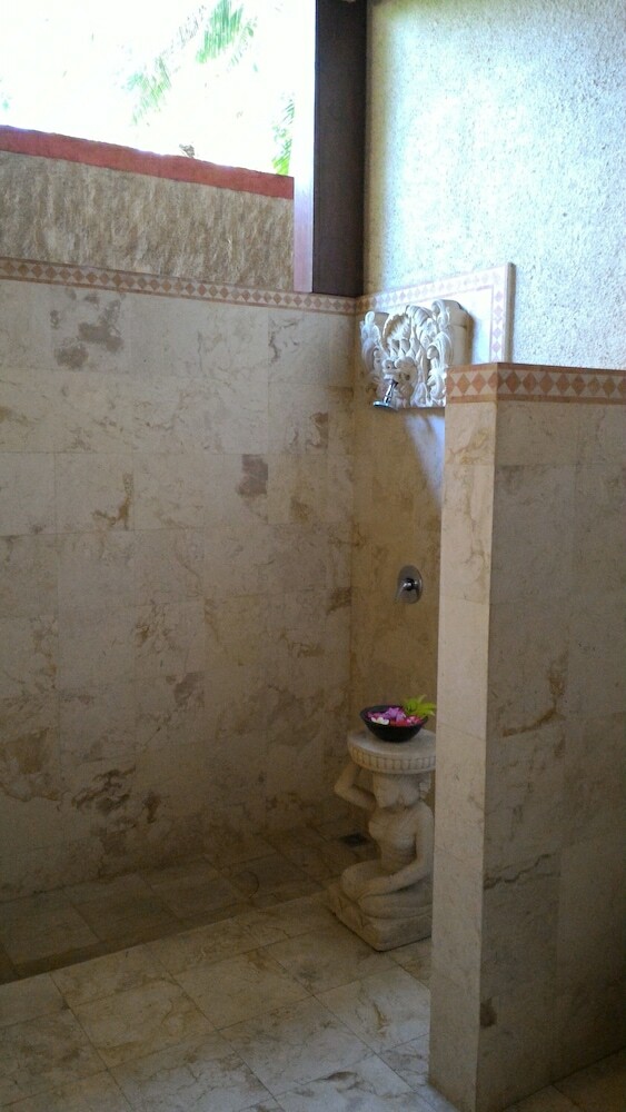 Teluk Indah Beach & Pool Villa