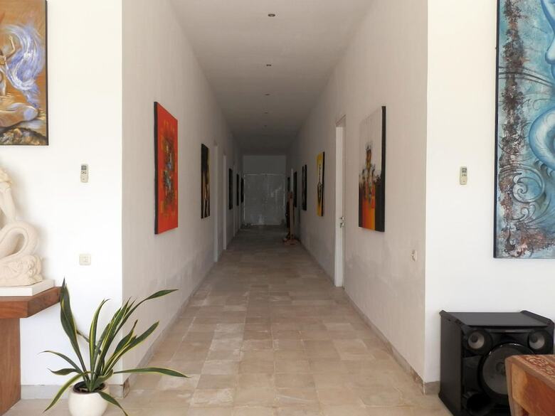 Cymopoleia Villa