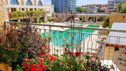 Design 2 Bdr Apartment Swimming Pool Jaffa #y4