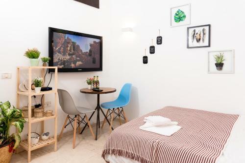 Prime Location Studio Apartment By The Beach