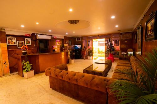 Hotel Club Platinum Resort