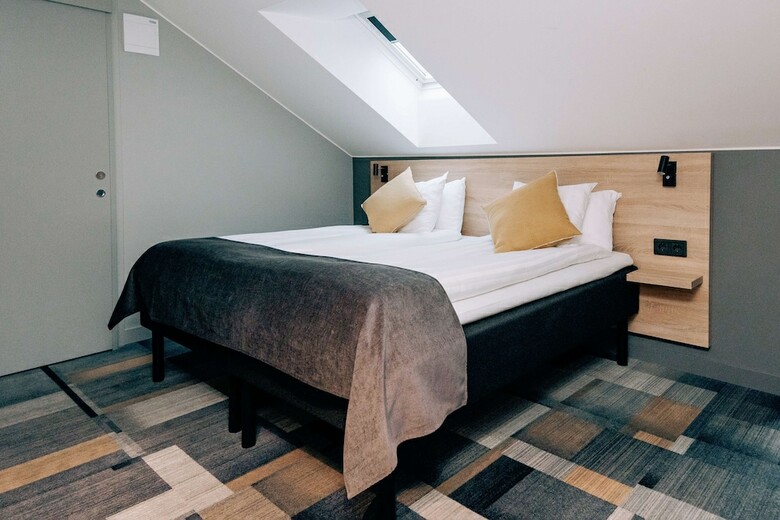 First Hotel Ja