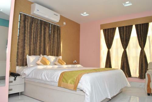 Hotel Geetanjali International