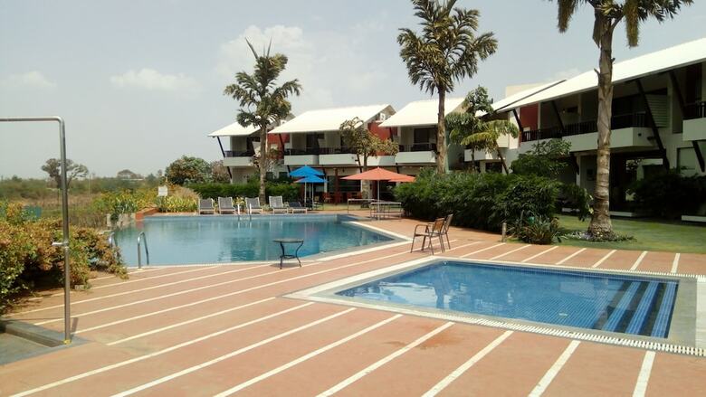 Hotel Regenta Resort Soma Vine Village