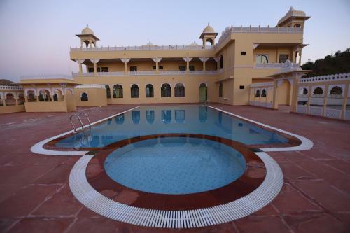 Hotel Rajtilak Resort