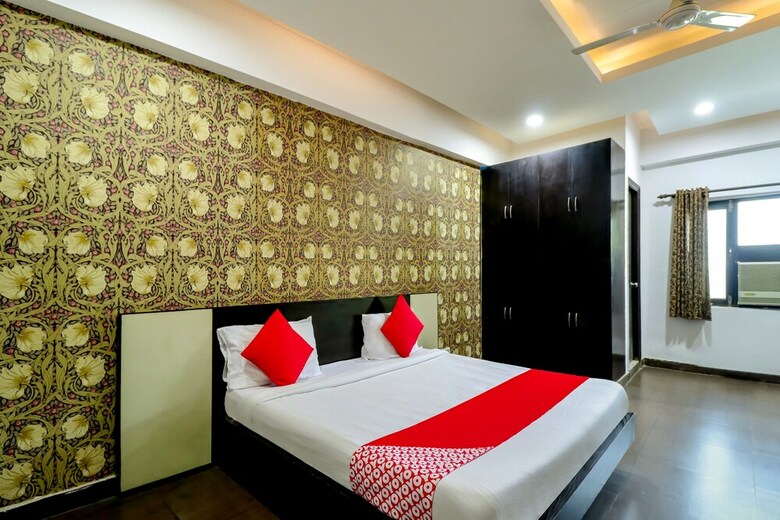 Hotel Oyo 12230 Rockwood Inn