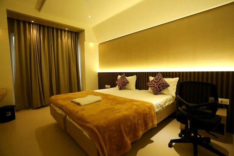 Hotel Grand Parivaar