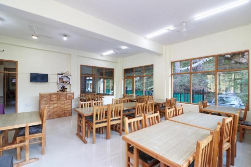 Oyo 23570 Hotel New Tashila