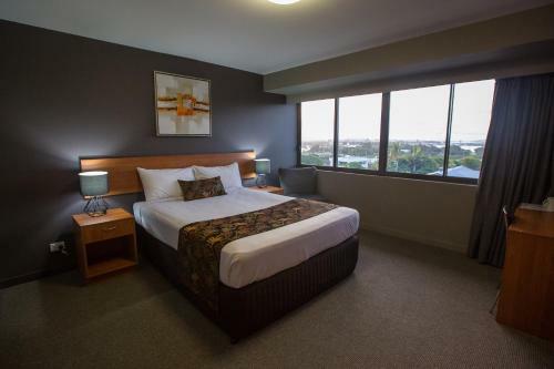 Gladstone Reef Hotel Motel