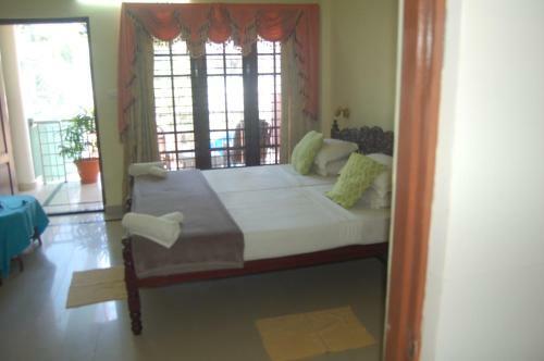 Hotel Mookambika Beach House