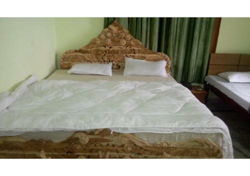 Hotel Hillview Rooms Near Mussoorie Jheel