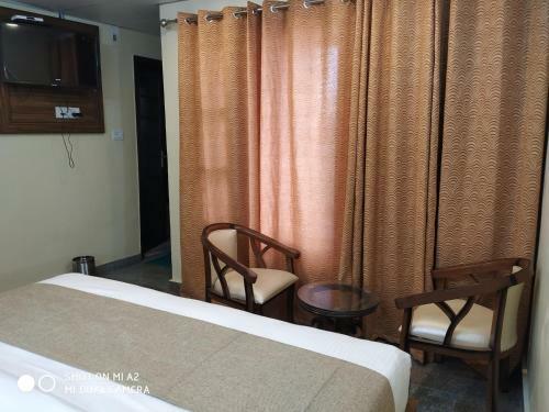 The Modern "a Home Stay - Away From Home"
