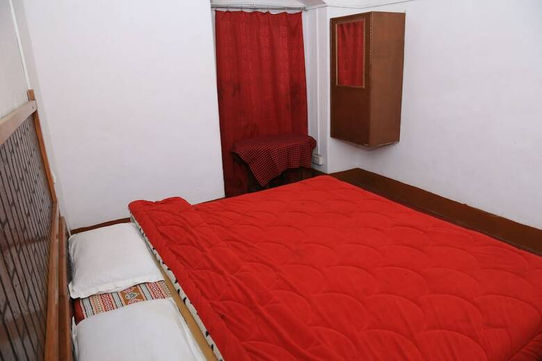 Prince Hotel Mallroad