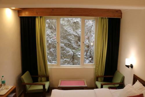 The Three Oaks Boutique Hotel