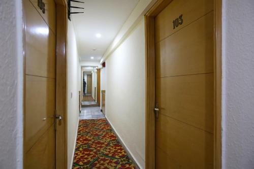 Oyo 11332 Hotel Daffodils Inn