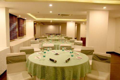 Hotel Starlit Suites
