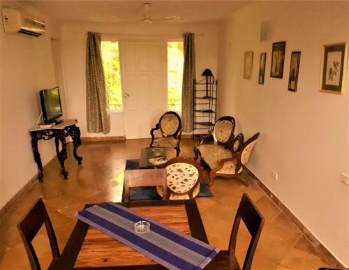 Villa Casa Abuela (c-14), 6 Mins Walk From Varca Beach